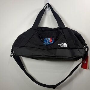 The North Face Apex Duffel Bag. Nylon with shoulder strap.Black.NWT.Logo